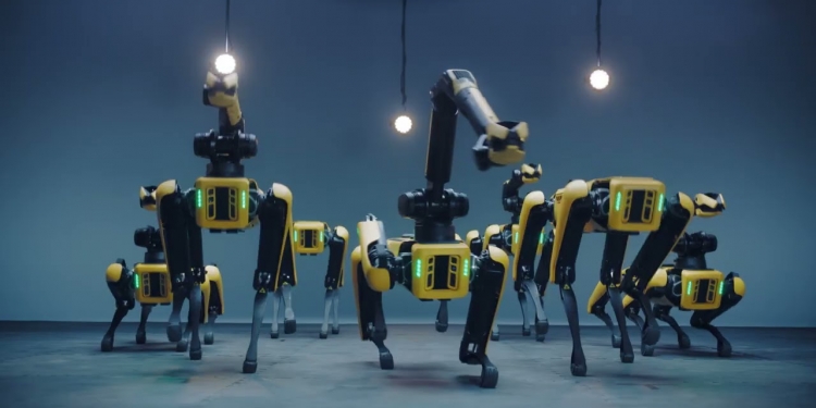 Kumpulan K-Pop terkemuka dicabar robot dalam pertarungan menari