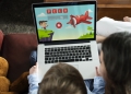 Ajar anak kecil kendalikan laptop dengan 5 cara asas ini
