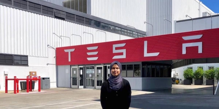 Tesla ambil pelajar kejuruteraan Malaysia sebagai Pengajar Robotik