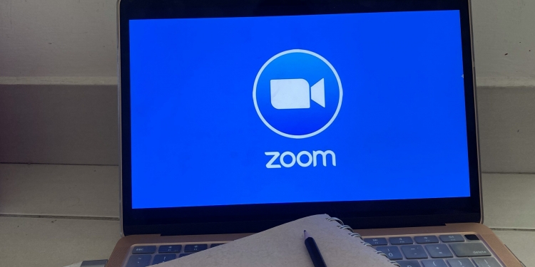 Zoom sediakan mod fokus, elak pelajar terganggu ketika kelas dalam talian