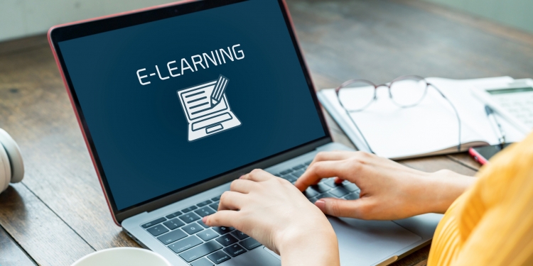 Guru boleh jadikan kelas dalam talian lebih seronok dengan 7 perkara ini