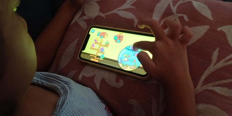 Mudahkan anak tonton YouTube di iPhone dengan kawal skrin & sentuhan, ini caranya