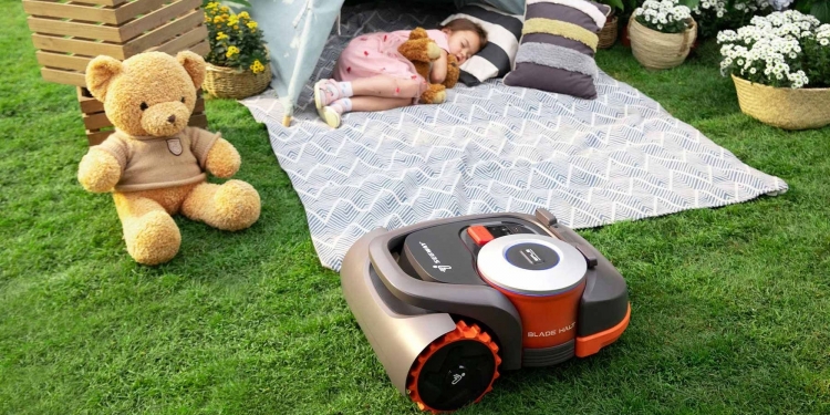 Robot pemotong rumput Segway boleh jadi tukang kebun yang tak banyak songeh