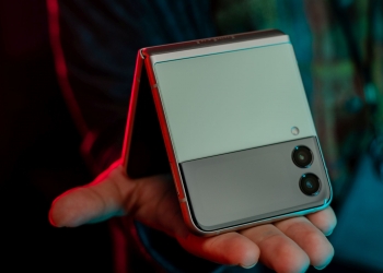 Jaminan Samsung Care+ percuma 1 tahun dan e-baucar sehingga RM500 menanti pembeli Galaxy Z Fold3 dan Z Flip3 5G