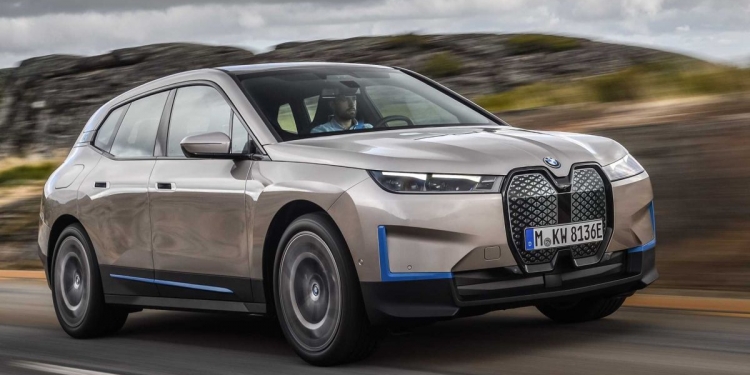 Apa yang menarik dengan BMW iX dan i4?