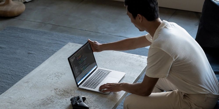 Microsoft Surface Laptop Studio ada rekaan unik dan spesifikasi premium