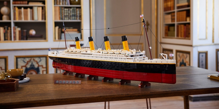 Lego kapal RMS Titanic, model Lego terpanjang & terbesar setakat ini