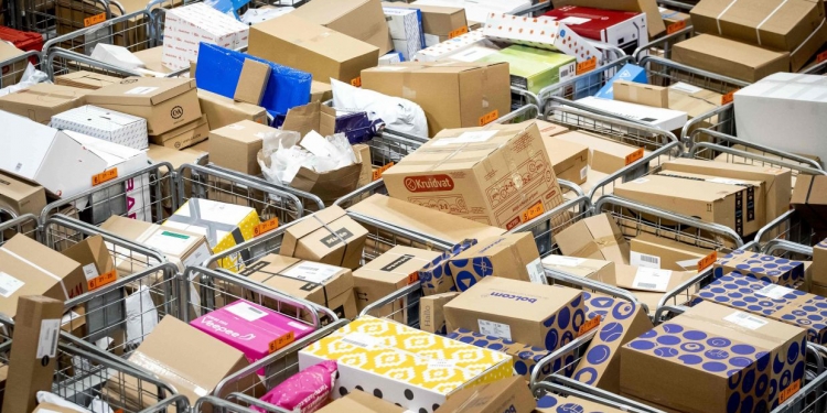 Shopee berhenti letak nombor telefon pada bungkusan, elak di salah guna