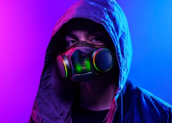 Pelitup muka Razer Zephyr habis terjual, perlu tunggu untuk membeli