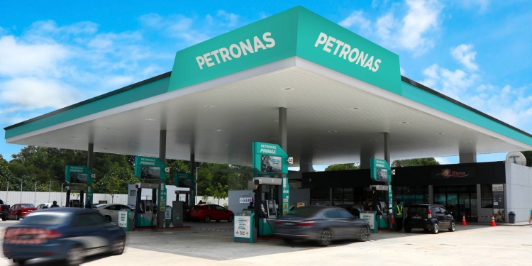 Pengecas EV akan dipasang di stesen Petronas Lebuh Raya Utara Selatan dan Lebuh Raya Pantai Timur