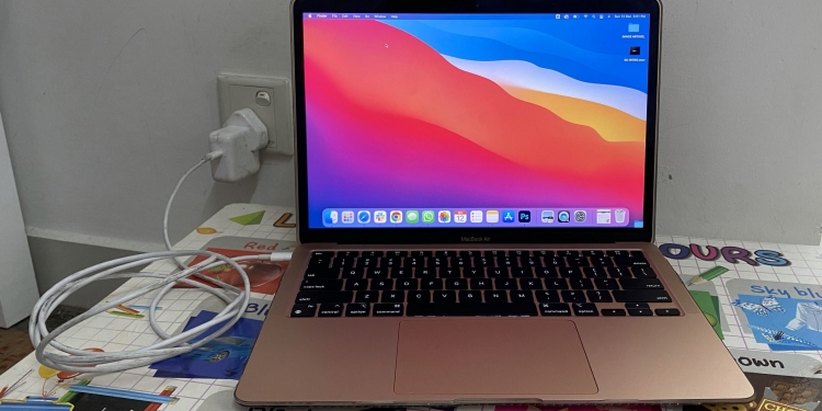 TIPS: 8 cara panjangkan hayat bateri laptop