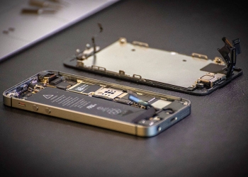 iOS 15.2 akan beritahu anda jika ada pemasangan perkakas tidak asli Apple