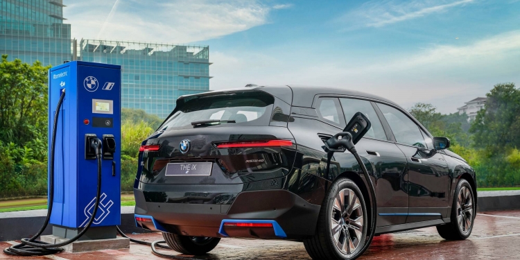 BMW sediakan pengecas pantas kenderaan elektrik, bermula di Ara Damansara