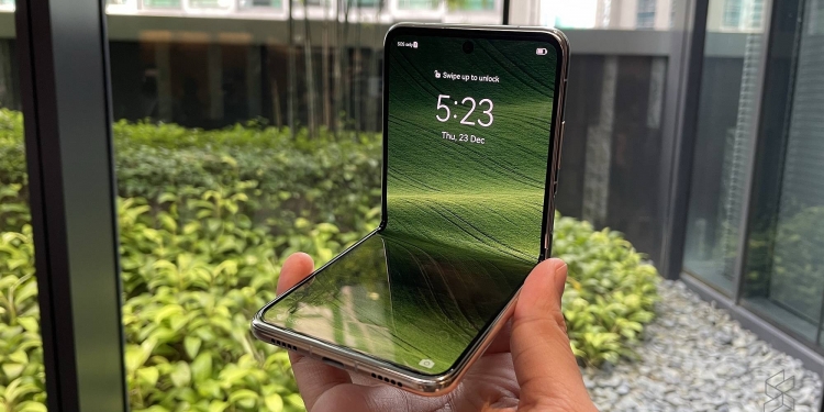 Huawei P50 Pocket, telefon lipat kompak dengan kamera True Chroma & Ultra Spectrum