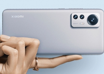 Xiaomi 12 dicerap lebih kompak berbanding iPhone 13