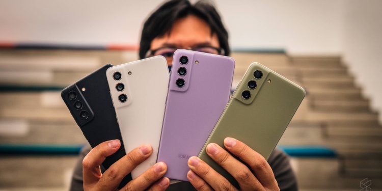Galaxy S21 FE: peranti flagship Samsung lebih mampu milik hadir tanpa aksesori penting
