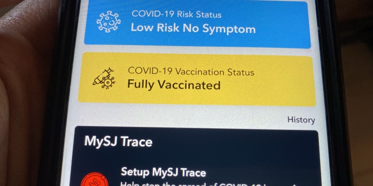 Kerana mahu terima bonus tahunan, pasangan penjawat awam ini beli sijil vaksin COVID-19 palsu