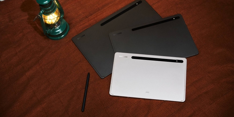Samsung Galaxy Tab S8, S8+ & S8 Ultra: Cita-cita tinggi untuk ganti laptop