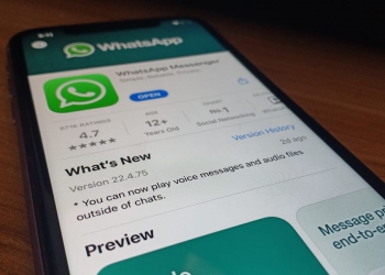 WhatsApp iOS lancarkan keupayaan dengar Voice Note di luar ruang sembang
