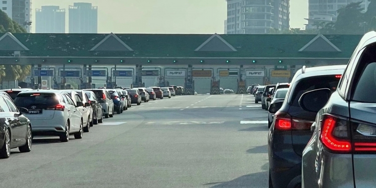 PLUS jawab kenapa laluan RFID Jalan Duta beratur panjang Isnin lepas