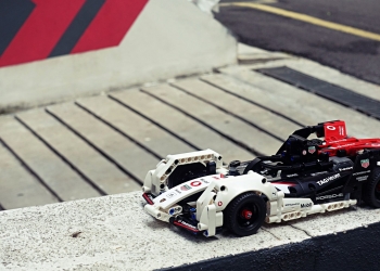 [Reviu] Lego Technic Formula E Porsche 99X Electric: Ikea perlu belajar daripada Lego