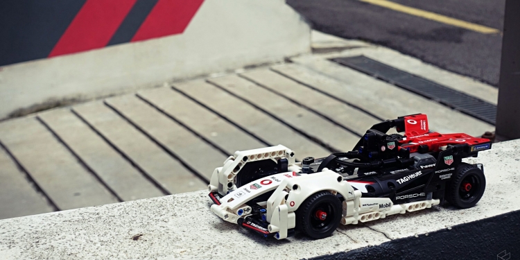 [Reviu] Lego Technic Formula E Porsche 99X Electric: Ikea perlu belajar daripada Lego