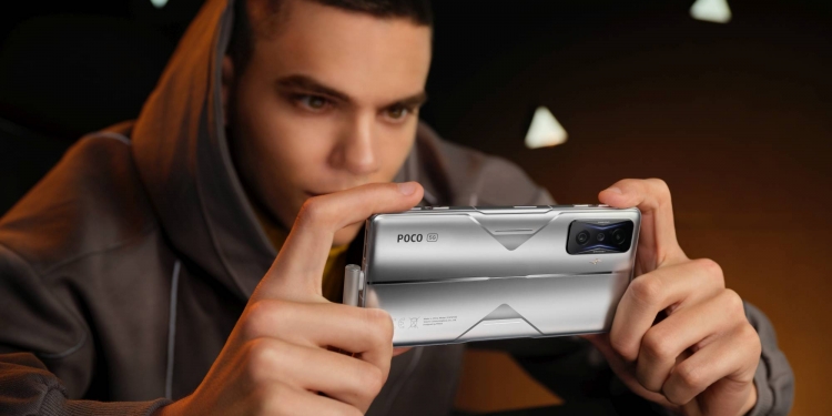 Poco F4 GT muncul sebagai telefon Snapdragon 8 Gen 1 termurah di Malaysia