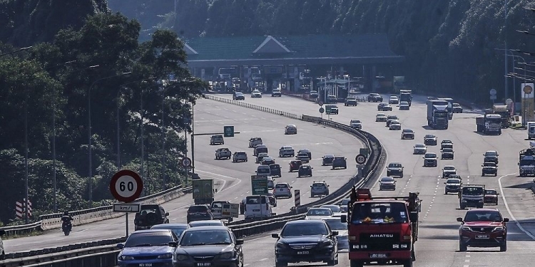 Lebih 2 juta kenderaan dijangka lalui Lebuhraya PLUS sewaktu Hari Raya 2022, ini 5 tips yang perlu anda tahu