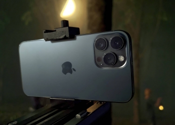 Pengarah filem Shutter, Parkpoom Wongpoom menghasilkan filem seram baru yang dirakam dengan iPhone 13 Pro