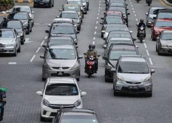 TIPS: Cara pandu dengan selamat dalam jalan yang sesak