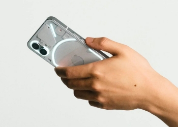 Nothing Phone (1) berharga bermula RM2,399 dan dijual di kedai pakaian?!        