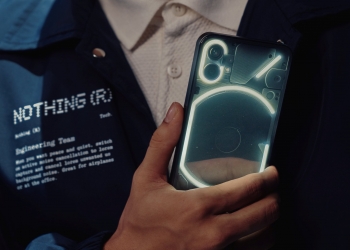 Nothing Phone 1 dilancar di Malaysia, ambil tempahan awal di kedai jalanan Bukit Bintang