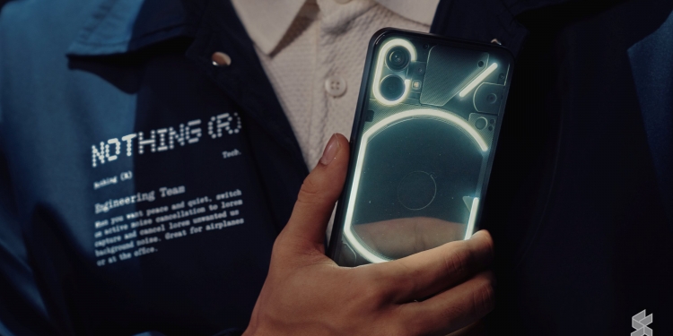 Nothing Phone 1 dilancar di Malaysia, ambil tempahan awal di kedai jalanan Bukit Bintang