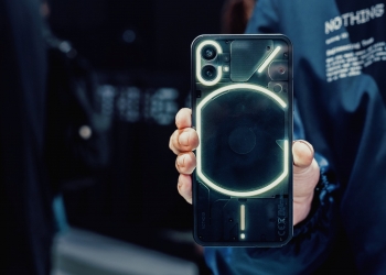 Nothing Phone 1 dilancar di Malaysia, ambil tempahan awal di kedai jalanan Bukit Bintang