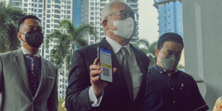 Telefon bimbit apa banduan boleh gunakan di penjara?