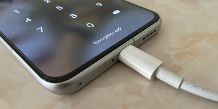 TIPS: 5 cara berkesan jaga bateri telefon & laptop supaya tahan lama