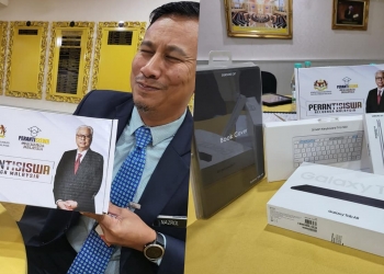 Tablet PerantiSiswa mula diedarkan. Ia nampak lebih baik daripada jangkaan