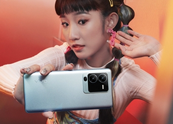 Vivo V25 Pro miliki RAM sehingga 20GB dan kamera swafoto autofokus