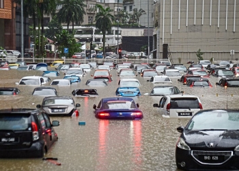 Kereta rosak masuk air akibat banjir? Ikut 9 tips ini untuk cegah & merawat