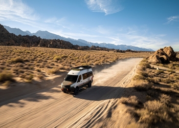 Starlink untuk kenderaan bergerak bakal ditawarkan, harga kelengkapan saja melebihi RM10,000