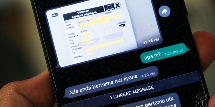 Anda terima WhatsApp daripada parti politik? Ini cara mereka dapat data anda