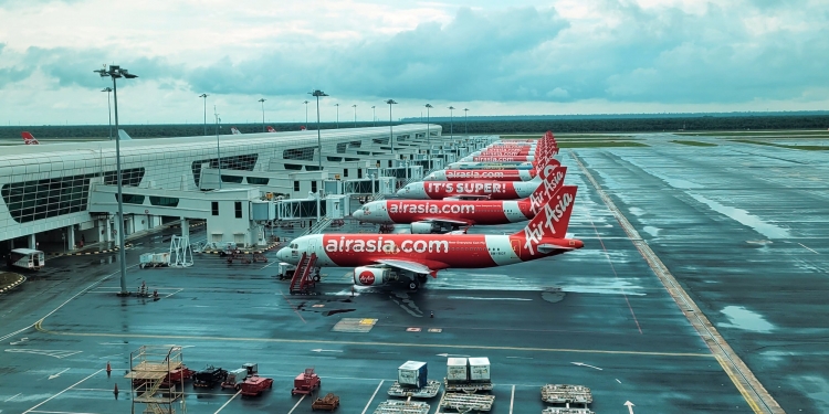 Penerbangan AirAsia anda diubah atau dijadual semula? Sebenarnya anda boleh tukarnya percuma