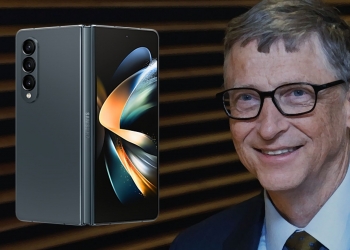 Bill Gates naik taraf telefon peribadinya daripada Samsung Z Fold 3 ke Z Fold 4