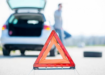 TIPS: Kereta rosak tengah jalan? Ingat untuk lakukan 4 perkara penting ini