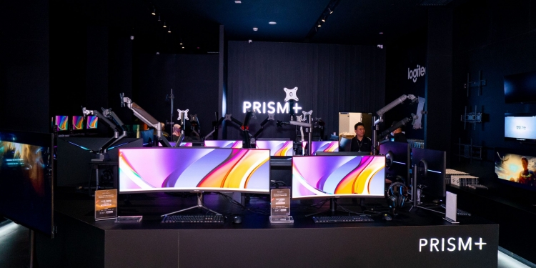 PRISM+ umum pelancaran kedai terbesar di Malaysia, beli TV percuma monitor di hari pembukaan