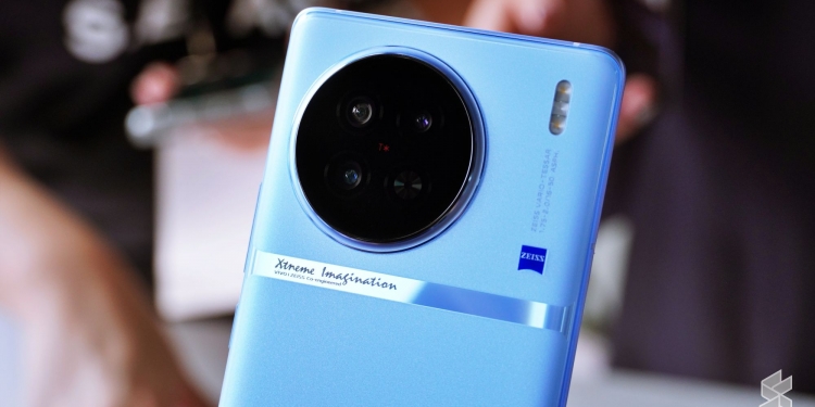 Siri Vivo X90: Telefon Dimensity termahal Malaysia, diperkasa cip khas Vivo V2