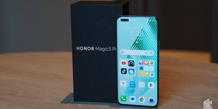 Honor Magic5 Pro ada 3 kamera 50MP dan algoritma pengimejan yang nyata ditambah baik