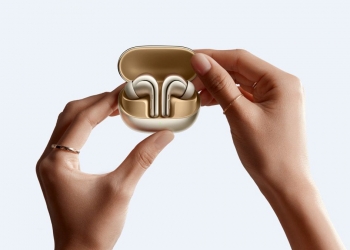 Xiaomi Buds 4 Pro dipertonton dengan penyaring hingar 48dB dan audio spatial