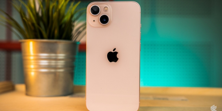 Apple pecah rekod, 8 dari 10 telefon terbanyak dijual tahun lepas adalah iPhone!