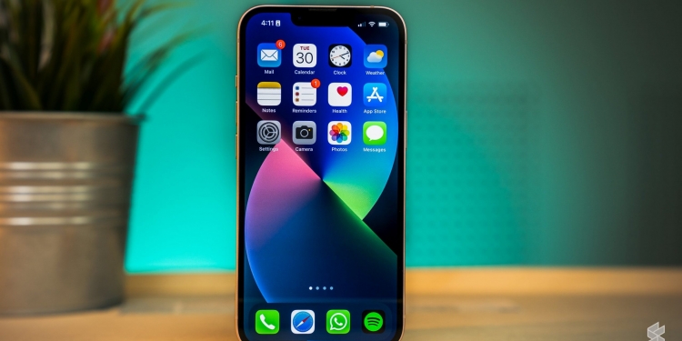 Apple pecah rekod, 8 dari 10 telefon terbanyak dijual tahun lepas adalah iPhone!